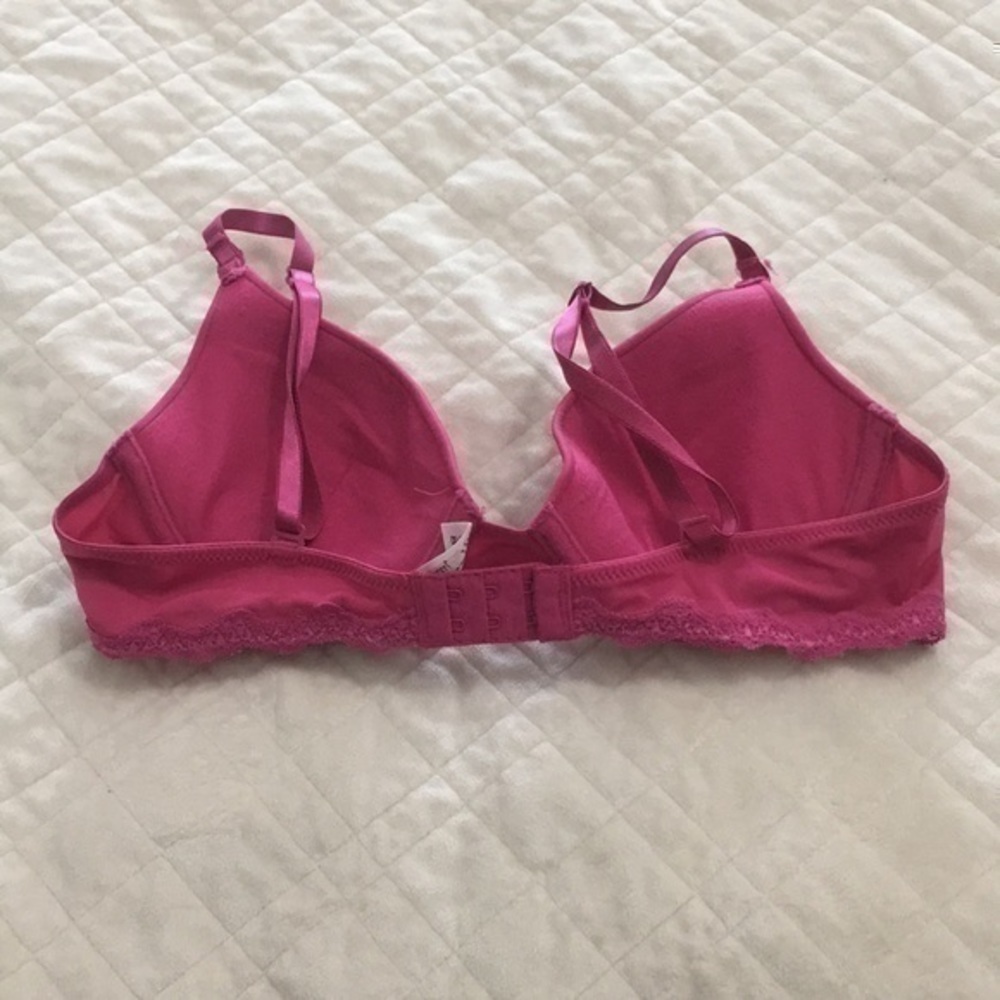 Pink bra - Picture 2 of 2